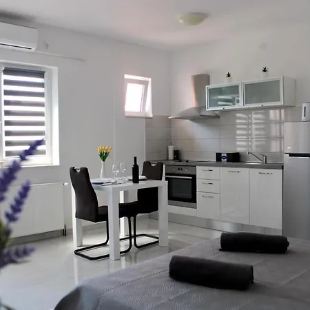 Toni Apartman Drniš