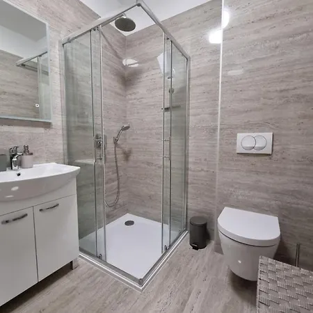 Toni Apartment