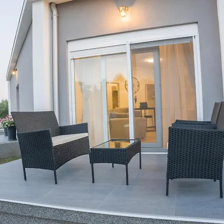 Toni Apartment