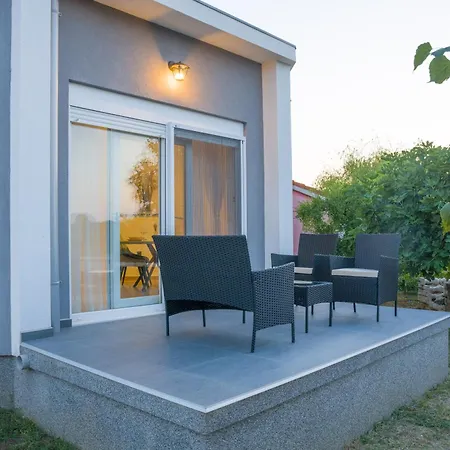 Toni Apartment Drnis