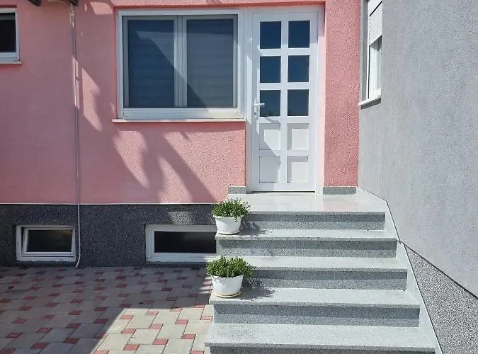 Apartment Toni Drnis