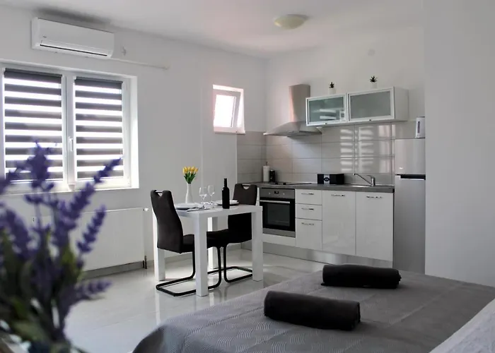 Toni Apartment Drnis